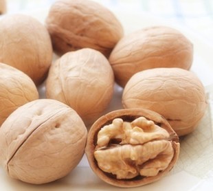  新疆特产 新疆薄皮核桃 新二核桃 补脑益智 500克 三斤包邮费