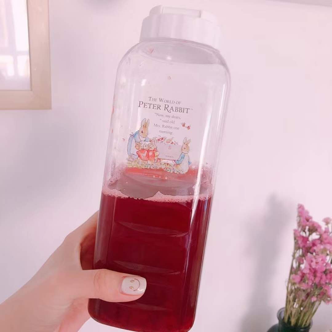 特价:韩国进口 彼得兔塑料凉水瓶 兔妈妈款Peter Rabbit|ruв категории посуда, кубок/кубок/чайник, холодный чайник - от Buy2taobao.com для оказания профессиональной услуги покупки агента Taobao