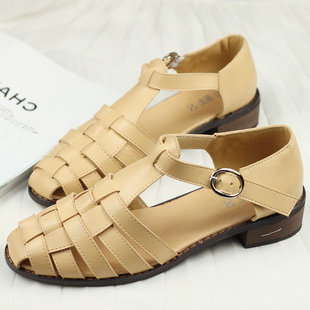  春夏新款英伦复古平底镂空凉鞋学院风森女低跟皮带编织女鞋子