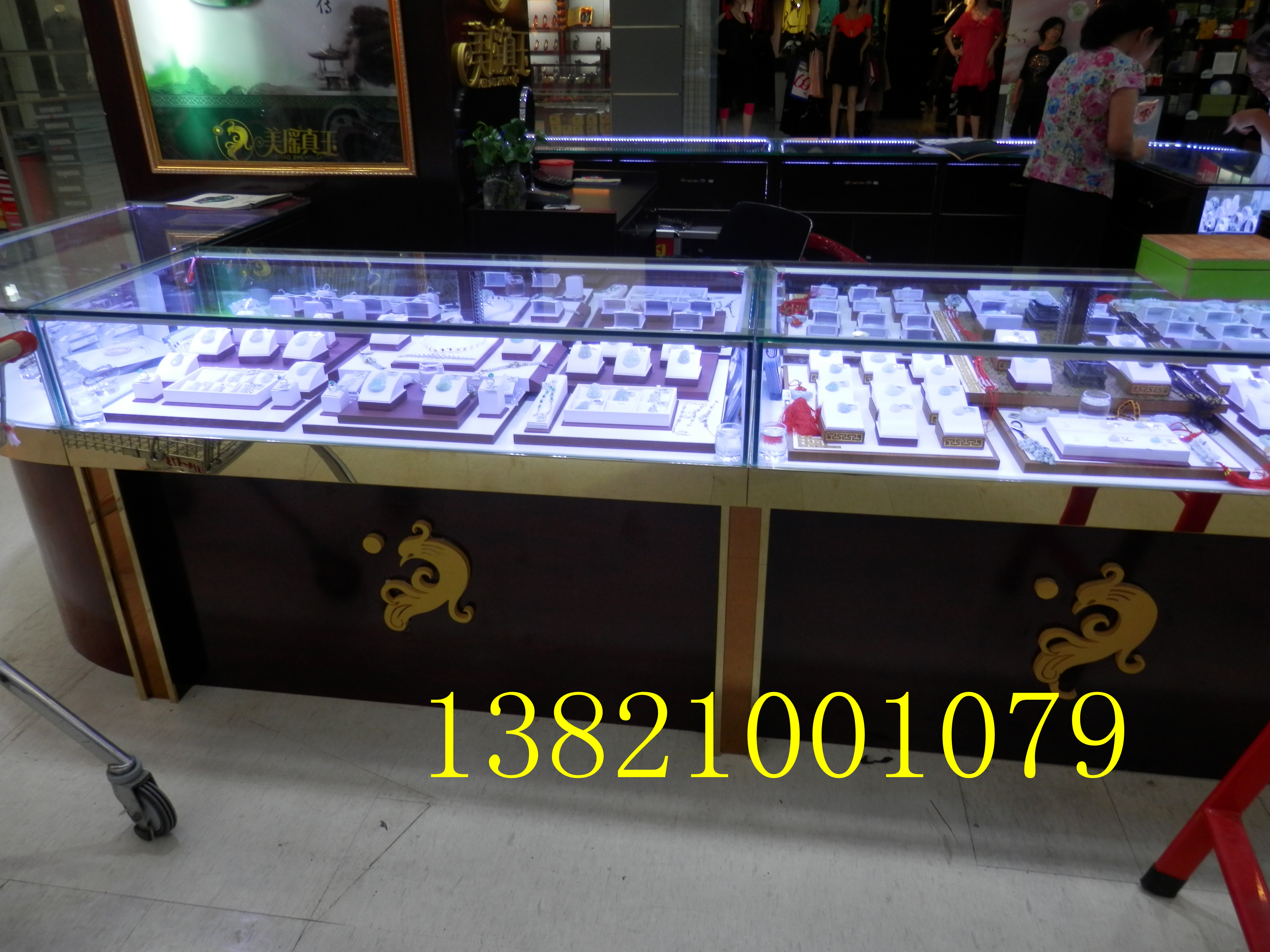 金銀珠寶展櫃翡翠展櫃翡翠櫃台工藝品展櫃玉器展櫃烤漆展櫃展示架在類目 商業/辦公傢俱, 貨架/展櫃, 精品展櫃/陳列櫃中 - 來自Buy2taobao.com提供專業的淘寶代購服務