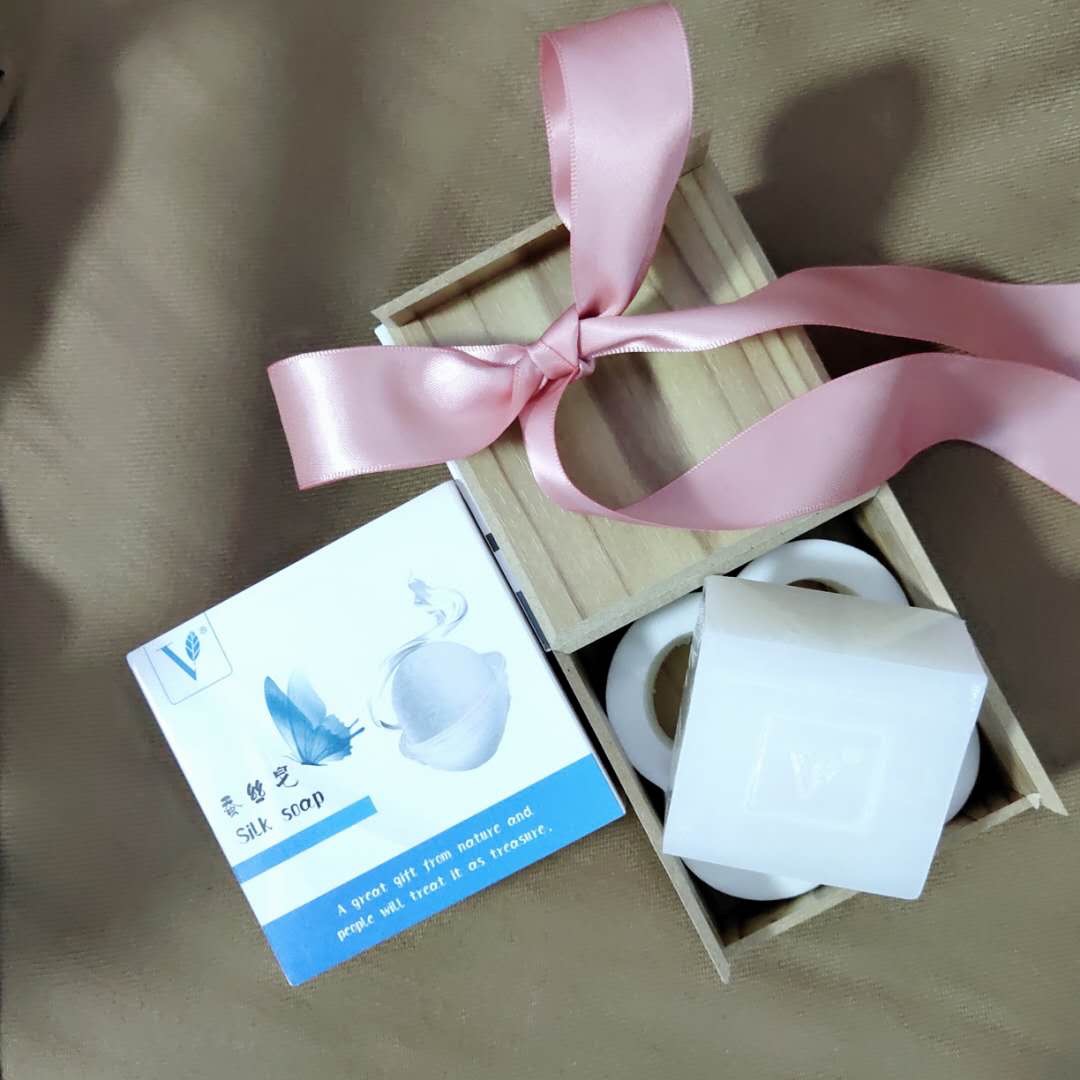 new pattern silk Handmade Soap Pearl powder Facial mask repair India Brighten skin colour Cleansing Remove makeup Facial Cleanserin the Care cleaners/Sanitary napkins/Paper/Aromatherapy , Shampoo bath/Personal cleanliness , Facial Cleansing/Nurse , Soap/Cleansing Products category - from Buy2taobao.com to provide professional Taobao agent buy service
