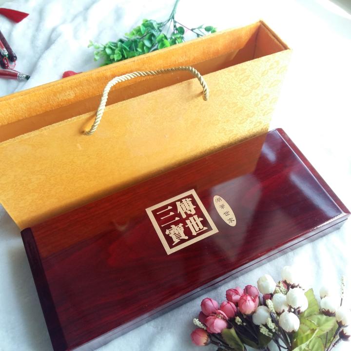 新款高档套传世三宝胎毛礼盒实木盒镂空竹盒(内可放胎毛笔胎发章在类目 玩具/童车/益智/积木/模型, 宝宝纪念品/个性产品, 胎毛笔中 - 来自Buy2taobao.com提供专业的淘宝代购服务