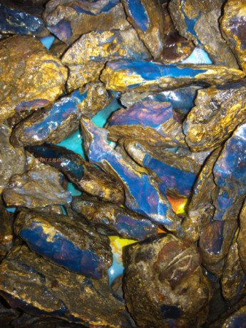 多米蓝珀原石深蓝色无裂少杂精品原石超值价大