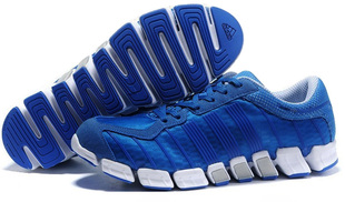  阿迪达斯男女鞋 毛毛虫运动休闲男女跑步鞋 旅游鞋 网面跑鞋 清仓