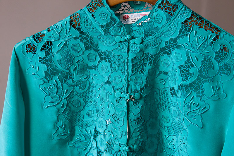 老上海 真絲雙绉精致手工刺繡女襯衣在類目 女裝/女士精品, 襯衫中 - 來自Buy2taobao.com提供專業的淘寶代購服務
