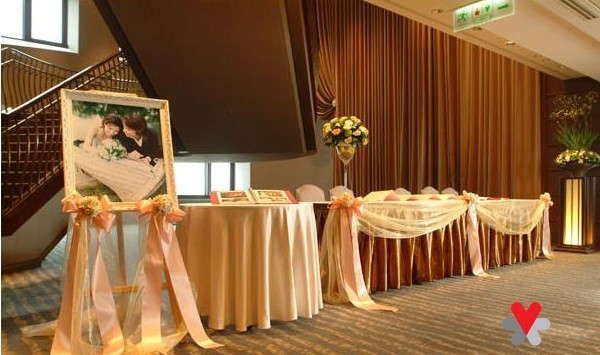 深圳婚庆婚礼策划公司签到台装饰香槟色系婚礼