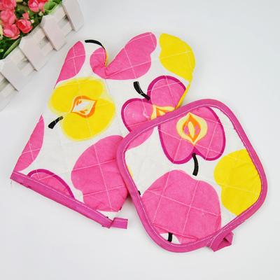 2皇冠 厨房用品 多彩微波炉隔热手套和隔热垫两件套 2皇冠 厨房用品 多彩微波炉隔热手套和隔热垫两件套