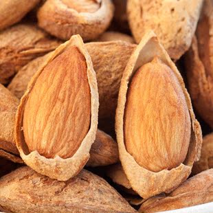  新疆特产坚果干果特级巴旦木美国大杏仁500g零食小吃特价2袋包邮