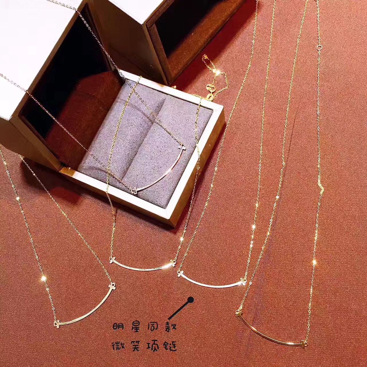 唐晶同款笑臉項鏈18K金T家同款微笑吊墜項鏈女鎖骨鏈頸鏈簡約氣質在類目 飾品/流行首飾/時尚飾品新, 項鍊中 - 來自Buy2taobao.com提供專業的淘寶代購服務