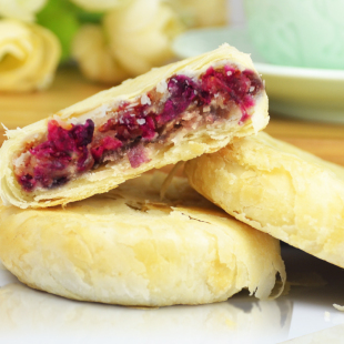  轩庆 酥皮鲜花饼 月饼 云南特产玫瑰花饼 糕点 500g包邮特