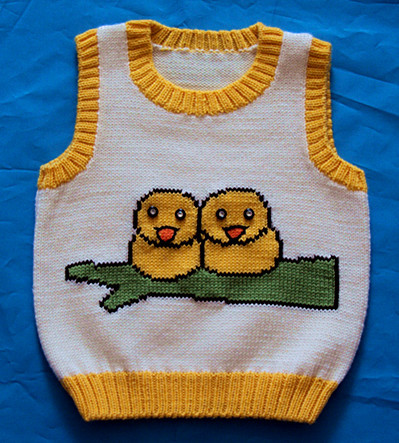 纯手工编织小燕子<em>图案</em>三利线<em>儿童背心</em>毛衣宝宝