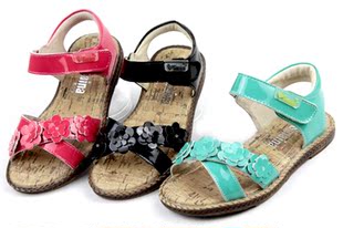  新款斯乃纳正品时尚儿童凉鞋舒适夏季女童中童绣花凉鞋公主鞋