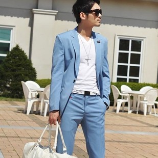  年韩国最新款时尚休闲韩版天蓝色一扣男士修身西服套装+领带