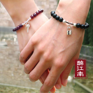  醉江南喜相逢 石榴石玛瑙 99足银钥匙锁 情侣手链首饰品