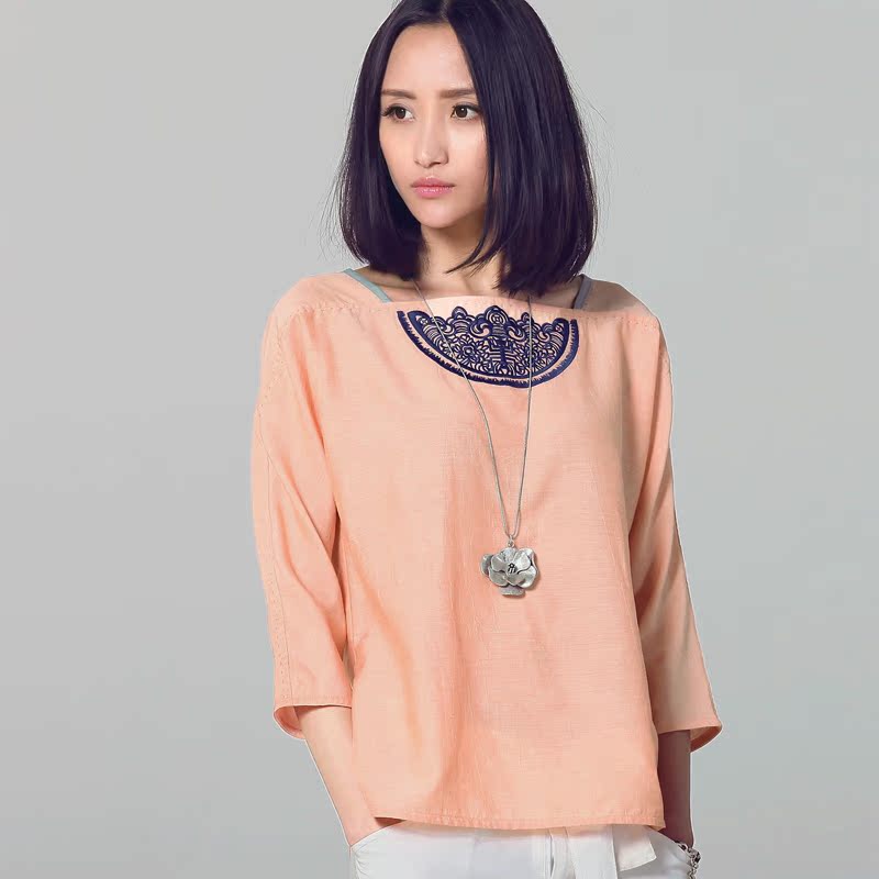 绣花明线装饰连肩袖...