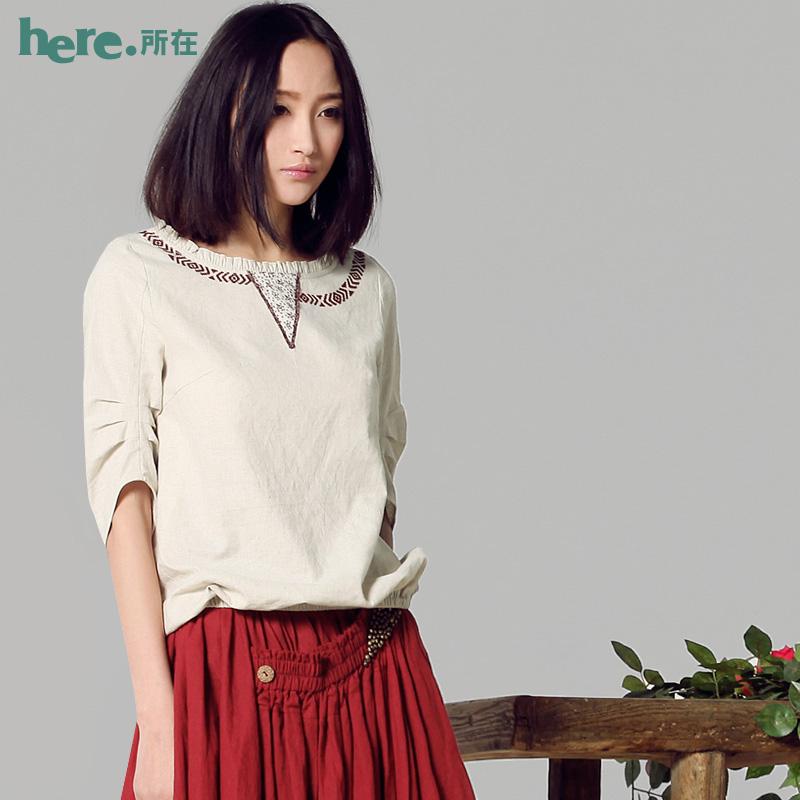 绣花底摆松紧木耳边圆领...