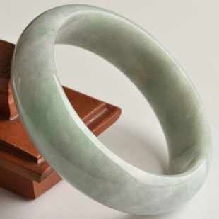  特价包邮 正品无裂痕翡翠手镯A货 浅绿飘花 冰糯种翠玉镯假一陪十