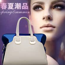 Genuine 2013 spring and summer new Europe / shoulder portable female bag diagonal large / special clearance Korean tidal