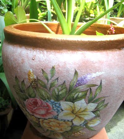 純手工手繪紅陶花盆花團錦簇百合玫瑰花卉室內花盆雙11特價118元在類目 鮮花速遞/花卉仿真/綠植園藝, 花瓶/花器/花盆/花架(新), 花盆中 - 來自Buy2taobao.com提供專業的淘寶代購服務