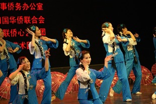 浏阳河舞蹈秧歌服腰鼓服扇子舞广场舞舞台演出