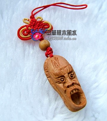 桃木雕刻辟邪(鞋)手机链 化煞避小人保平安开光在类目 3C数码配件, 手机配件, 手机饰品, 手机挂件/手机链中 - 来自Buy2taobao.com提供专业的淘宝代购服务