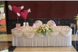 2013新款婚庆桌布 婚庆桌围 裙 套 签到台留影区装饰 道具批发 2013新款婚庆桌布 婚庆桌围 裙 套 签到台留影区装饰 道具批发