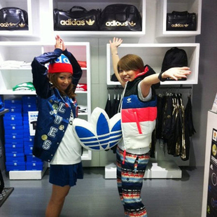 冬款<em>阿迪达斯</em>三叶草女子保暖羽绒<em>棉马甲</em> <em>adid</em>