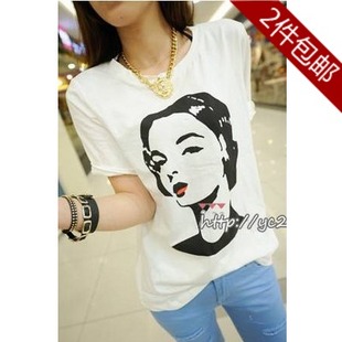 我有一件不规则衣摆的<em>长款红色开衫</em>,长度刚好