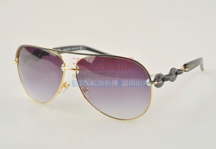 GUCCI太阳镜 女款蛤蟆镜 金属链条 经典太阳眼镜 GG4225大框 GUCCI太阳镜 女款蛤蟆镜 金属链条 经典太阳眼镜 GG4225大框