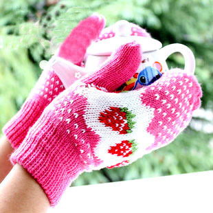 可爱女生草莓手套
