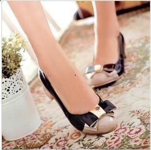  春季新款撞色漆皮粗跟单鞋女鞋浅口蝴蝶结中跟防水台工作鞋