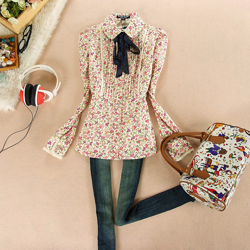 蕾丝边褶皱碎花衬衫...