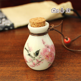 景德镇陶瓷 薄胎贴花 许愿瓶项链毛衣链 复古空香水瓶木塞 吊坠 景德镇陶瓷 薄胎贴花 许愿瓶项链毛衣链 复古空香水瓶木塞 吊坠