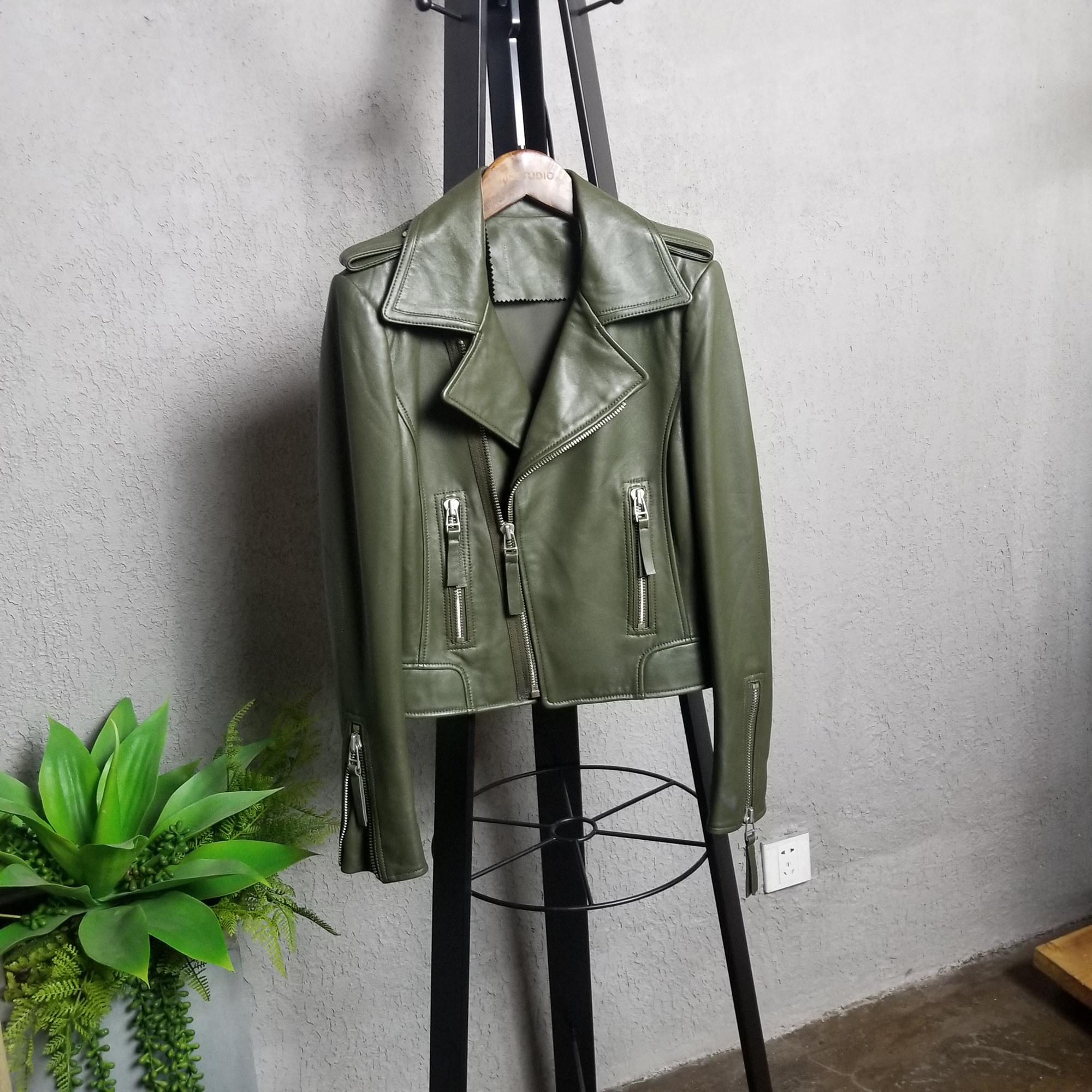 肩章款皮衣B041|msdalam kategori Butik wanita / wanita, pakaian kulit - dari Buy2taobao.com untuk memberikan perkhidmatan ejen Taobao profesional membeli