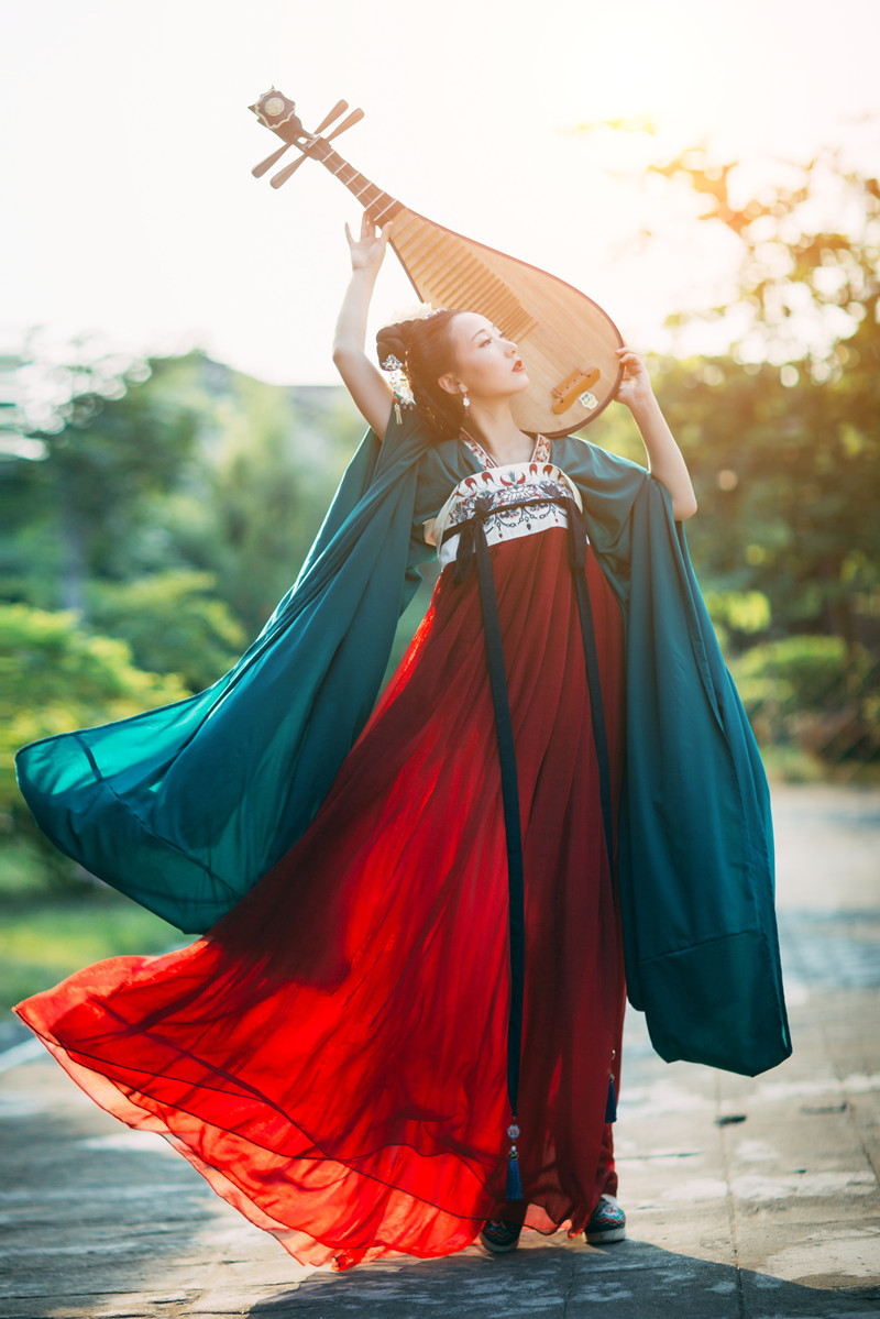 【南风汉韵】玲珑相思敦煌绣花汉服·唐风齐胸襦裙在类目 女装/女士精品, 唐装/民族服装/舞台服装, 民族服装/舞台装中 - 来自Buy2taobao.com提供专业的淘宝代购服务