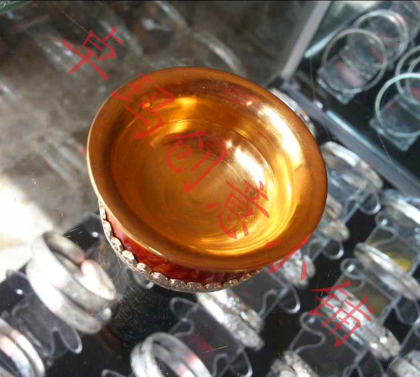 藏式茶酒杯具金銀木質包金銀杯香格裏拉木裏特産 1套4個在類目 特色手工藝, 少數民族特色工藝品, 藏族特色, 其他中 - 來自Buy2taobao.com提供專業的淘寶代購服務