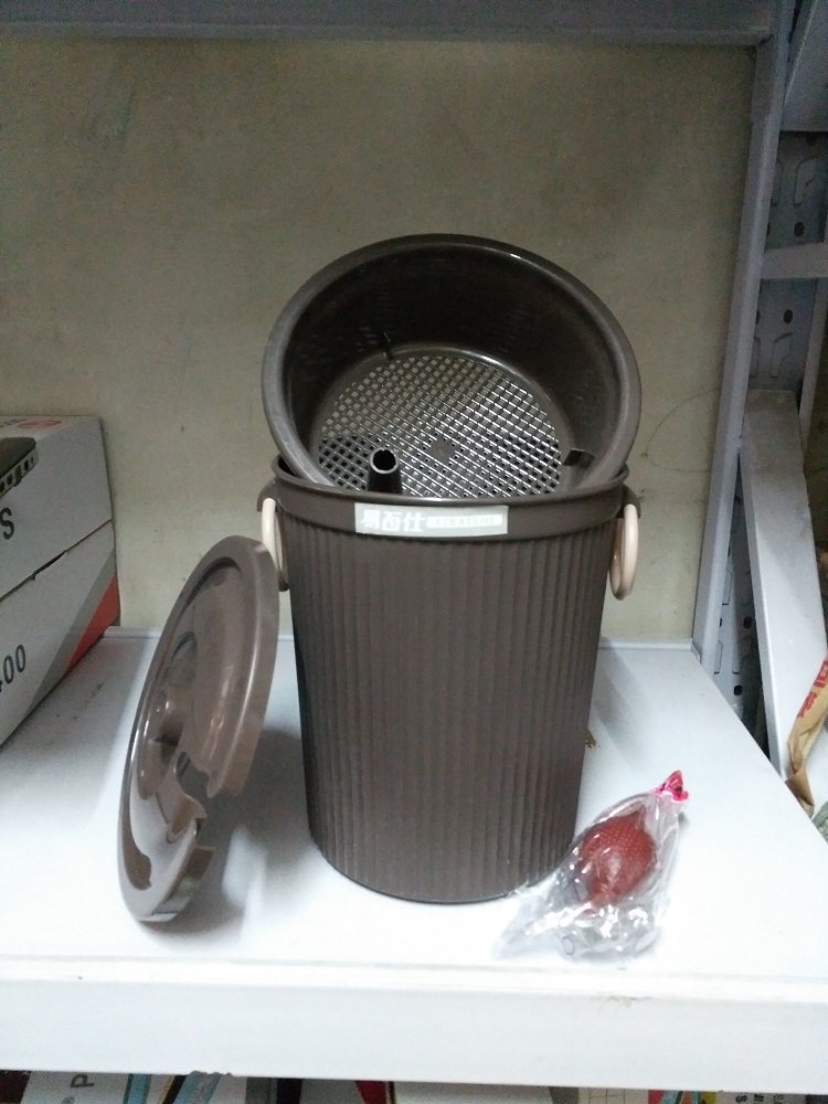 茶桶塑料茶渣桶茶叶过滤桶茶水桶茶叶渣桶带滤网加厚茶台伴侣包邮在类目 家庭/个人清洁工具, 家务/地板清洁用具, 垃圾桶/垃圾架, 垃圾桶中 - 来自Buy2taobao.com提供专业的淘宝代购服务