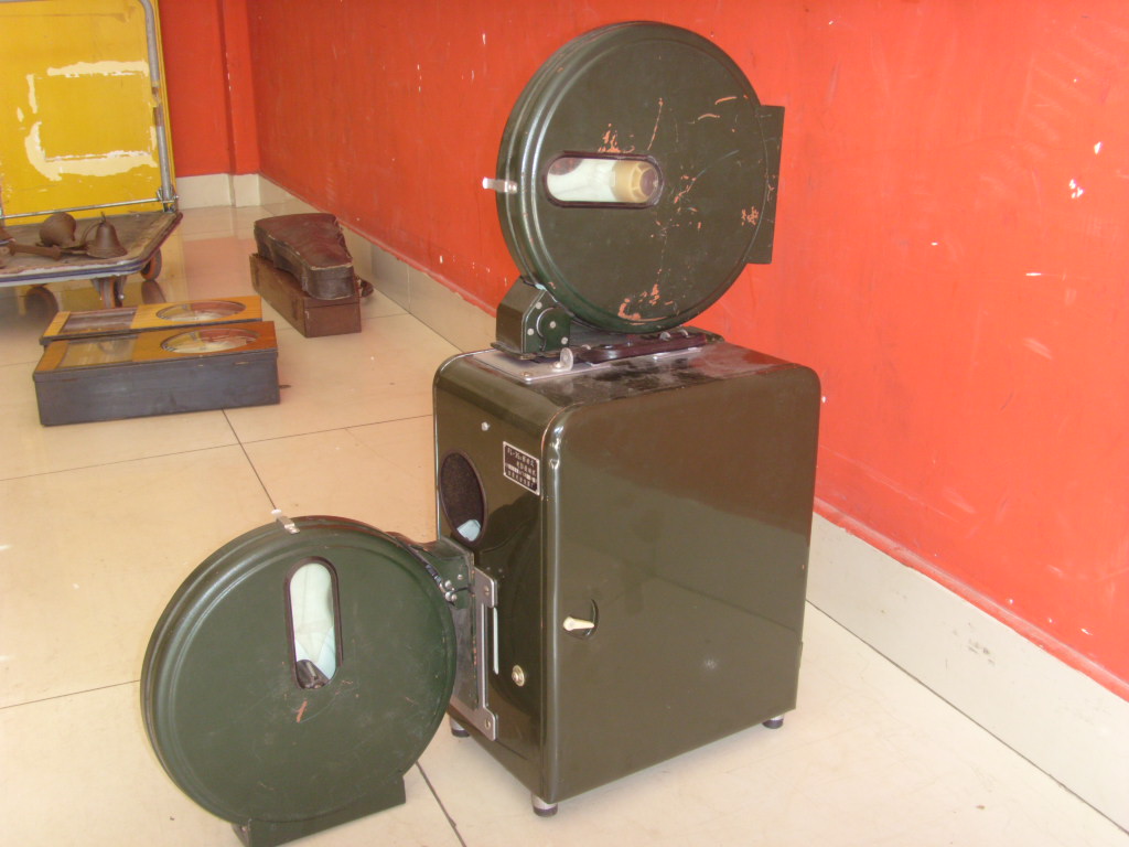 甘光牌35毫米电影机老式电影放映机 老放映机