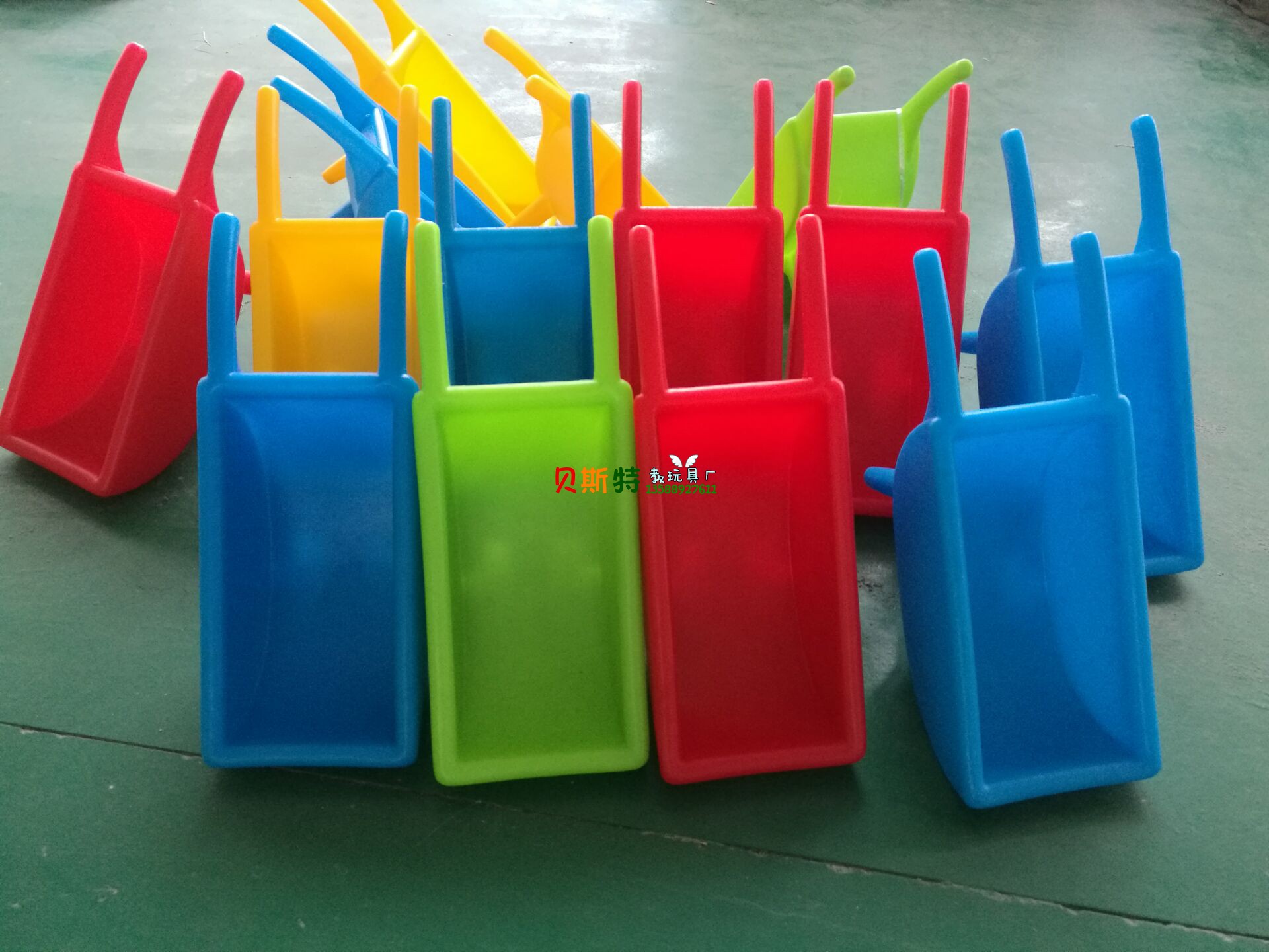 幼儿园儿童滚塑加厚塑料独轮车手推车玩具 室内外独轮翻斗车|msdalam kategori Toy/bayi/teka-teki/blok bangunan/model, Pleasure/Equipment pengajaran/kemudahan yang besar, Kemudahan rekreasi yang lain - dari Buy2taobao.com untuk memberikan perkhidmatan ejen Taobao profesional membeli