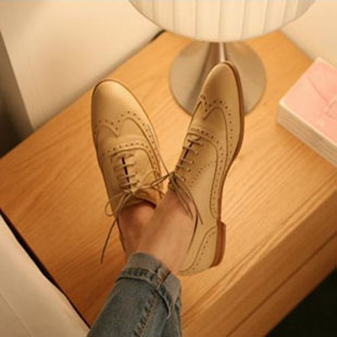  女鞋韩版新款漆皮雕花复古英伦风系带平底鞋牛津皮鞋单鞋女潮