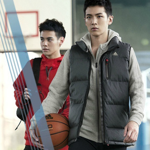邮正品阿迪达斯2013冬新款训练<em>男羽绒马甲</em>G6