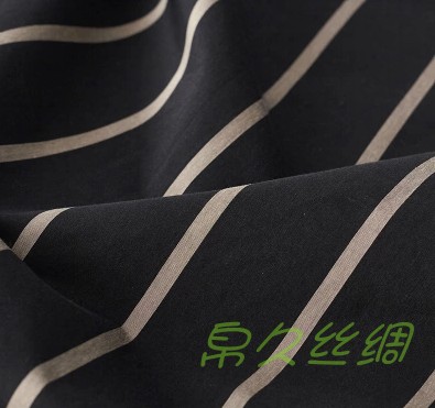 真丝布料 大牌丝棉色织条子中性风欧美风秋季风衣连衣裙服装面料在类目 服饰配件/皮带/帽子/围巾, 制衣面料, 布面料中 - 来自Buy2taobao.com提供专业的淘宝代购服务