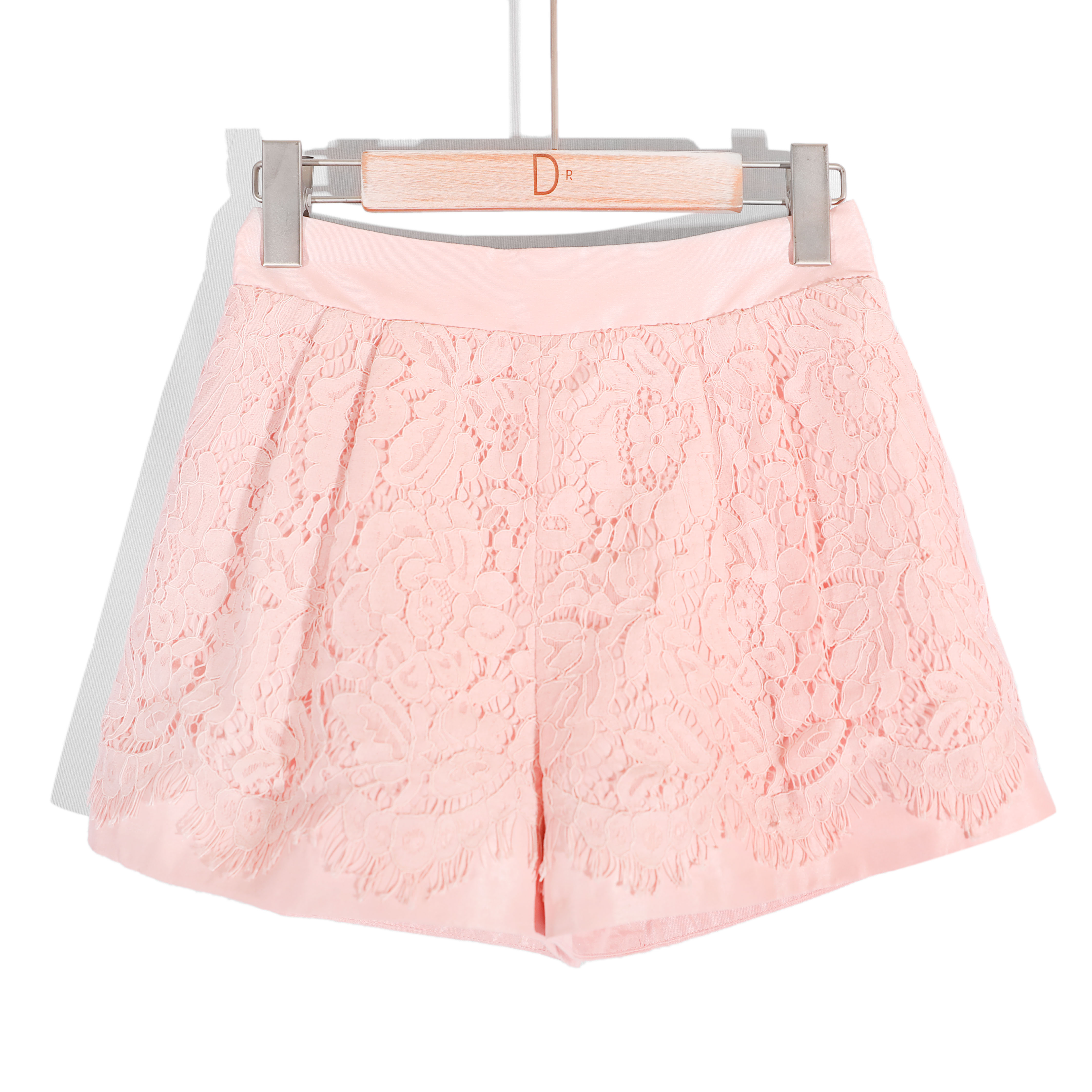 DR Original European stations 2019 new pattern Lace flower shorts 19YYD20-03in the Women's clothing/Boutique , Pants , Casual pants category - from Buy2taobao.com to provide professional Taobao agent buy service
