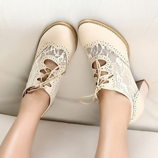  春季新款女鞋英伦复古学院风蕾丝镂空系带粗跟鞋 单鞋女士鞋