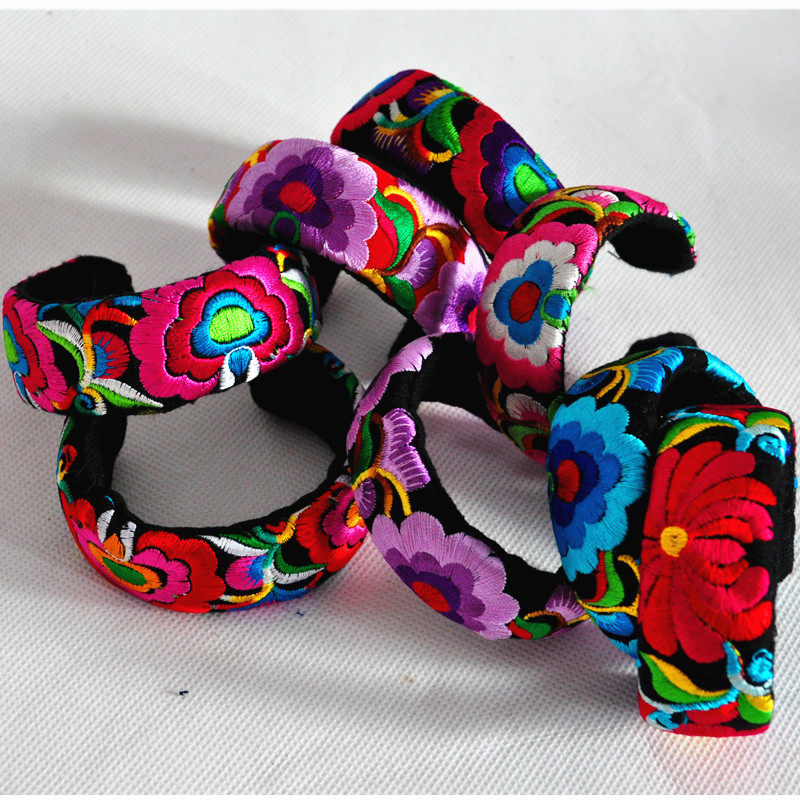 波西米亚民族风原创杨丽萍风格复古特色精美刺绣绣花 苗银手镯