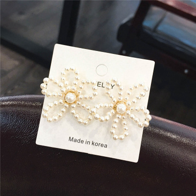 简约森系气质珍珠花朵耳环女超仙个性百搭韩国网红潮人显脸瘦耳钉