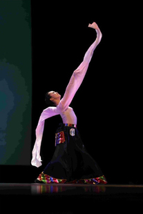系脖吊带 带花 <em>舞蹈</em>服装 拉丁演出服 少儿<em>舞蹈</em>表