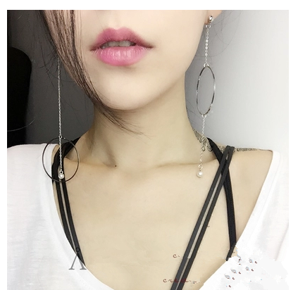 青岛欧美饰品日韩精简圆圈圈珍珠长款流苏不对称气质耳环女在类目 饰品/流行首饰/时尚饰品新, 耳饰, 耳环中 - 来自Buy2taobao.com提供专业的淘宝代购服务