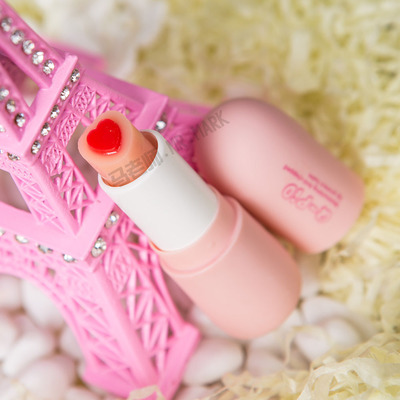 3支包邮 韩国Q-PID心形夹心时尚桃心唇膏保湿滋润唇膏 淡化唇纹