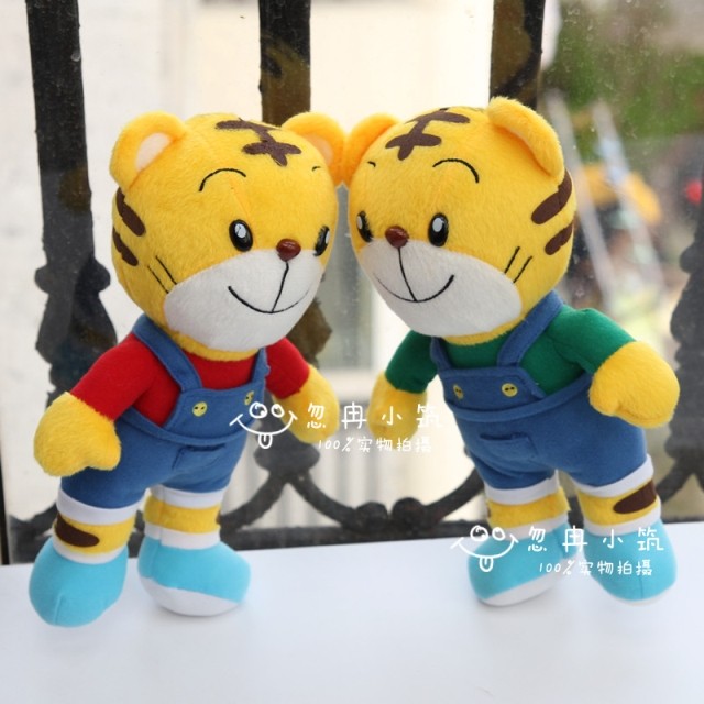 Green red dolls doll dolls infant toys of young children genuine Chi Chi children's plush toys